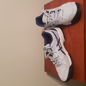 Women's ASICS tennis shoes